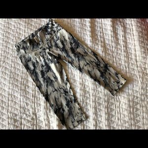 LEGGINGS PALOOZA! Lululemon Reversible Cropped 🌓